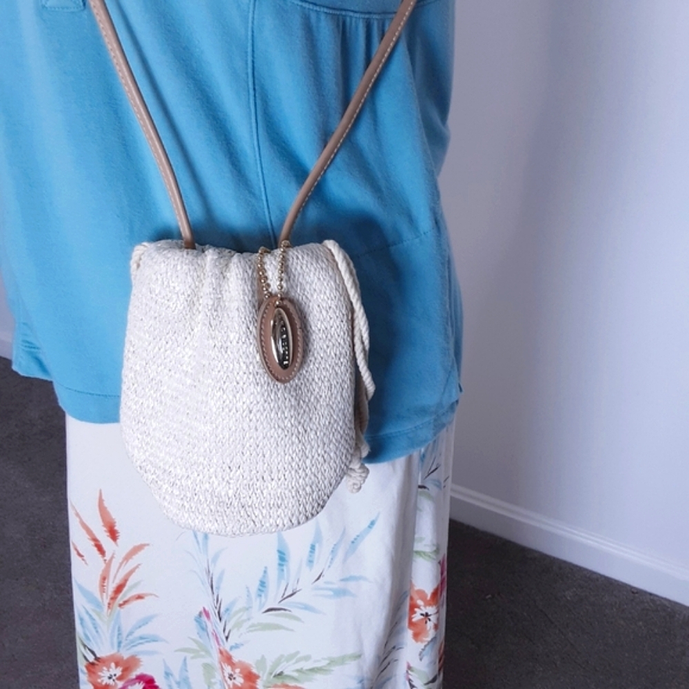 Vintage Boho Mini Crossbody Woven Bucket Bag Liz Claiborne Cream Tan